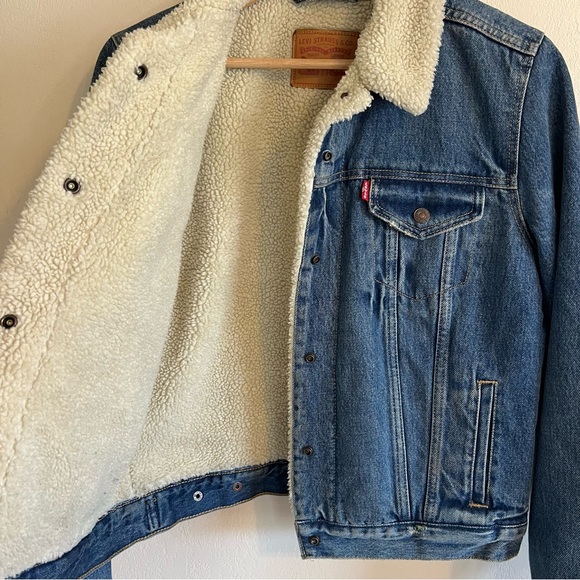 Levi’s Sherpa Denim Jacket - Picture 6 of 16